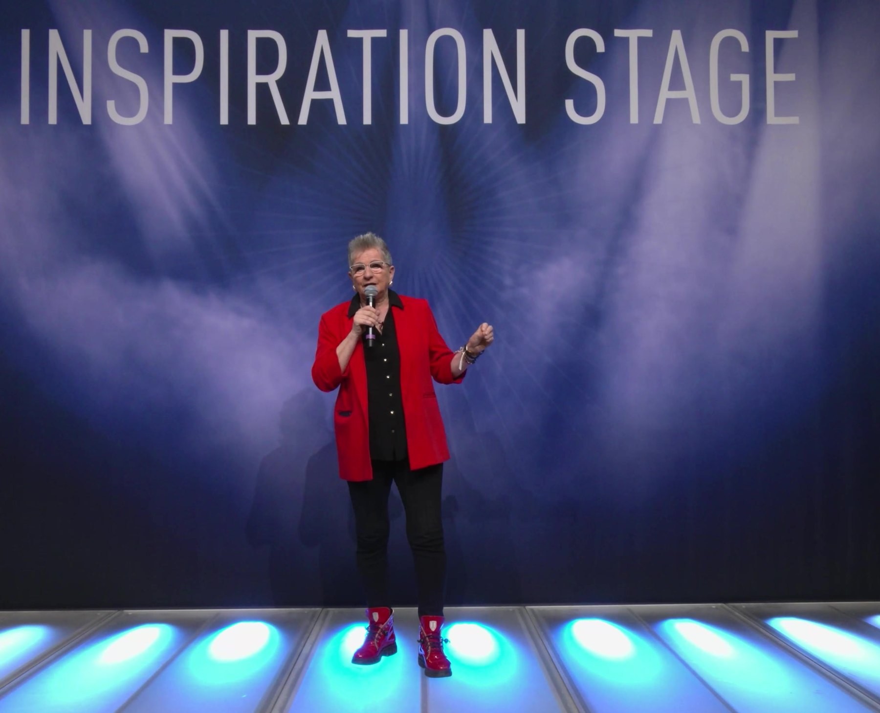 Martina Siegl auf der Inspiration Stage beim Founder Summit 2026